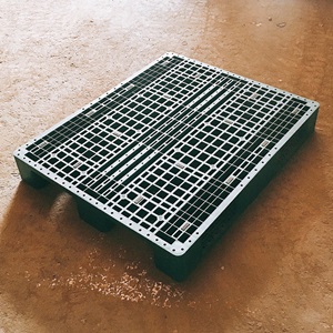 120×100 川字型塑膠棧板
